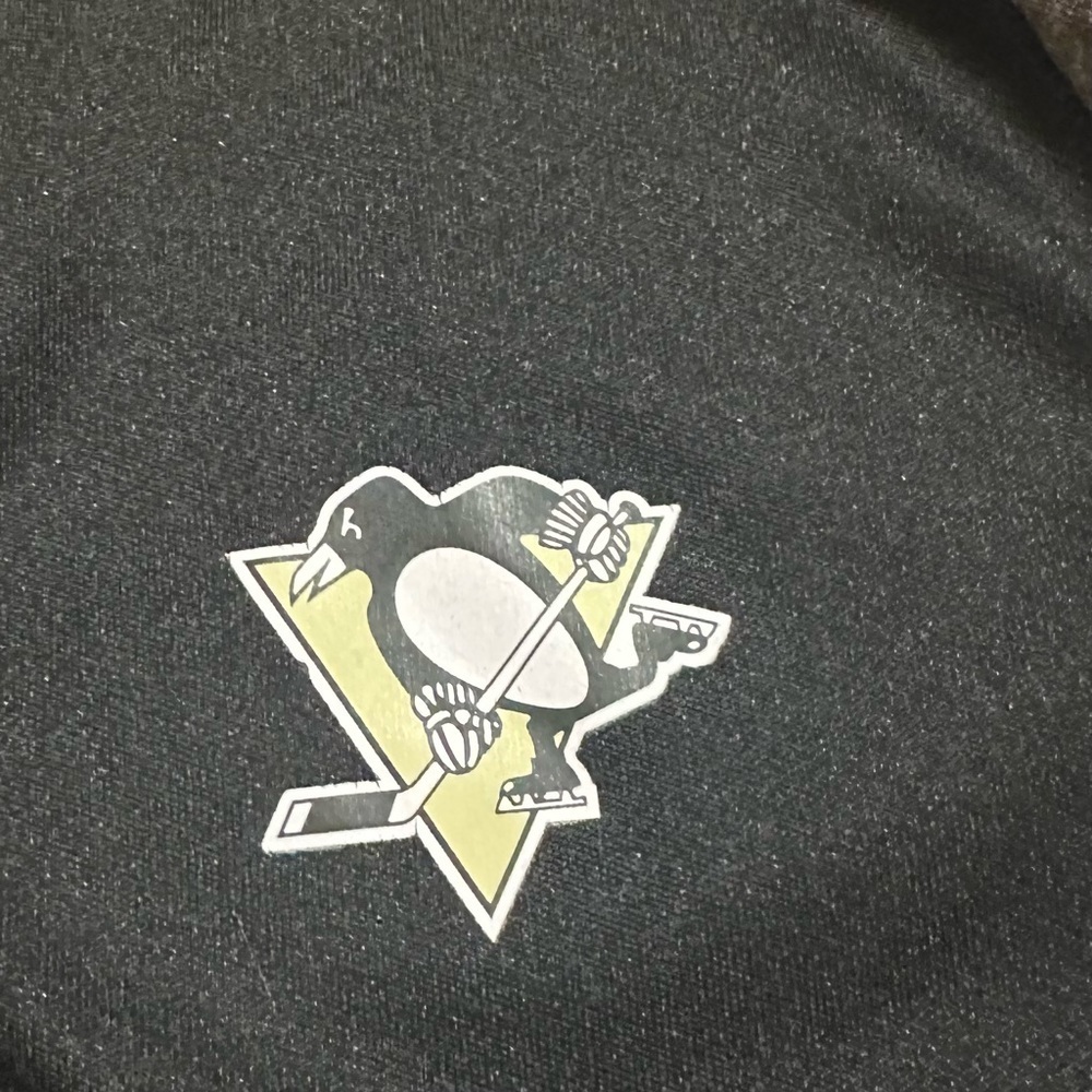 Pittsburgh Penguins NHL Hockey Black Gray Majestic Baseball Style Shirt Sz Small - Picture 6 of 9